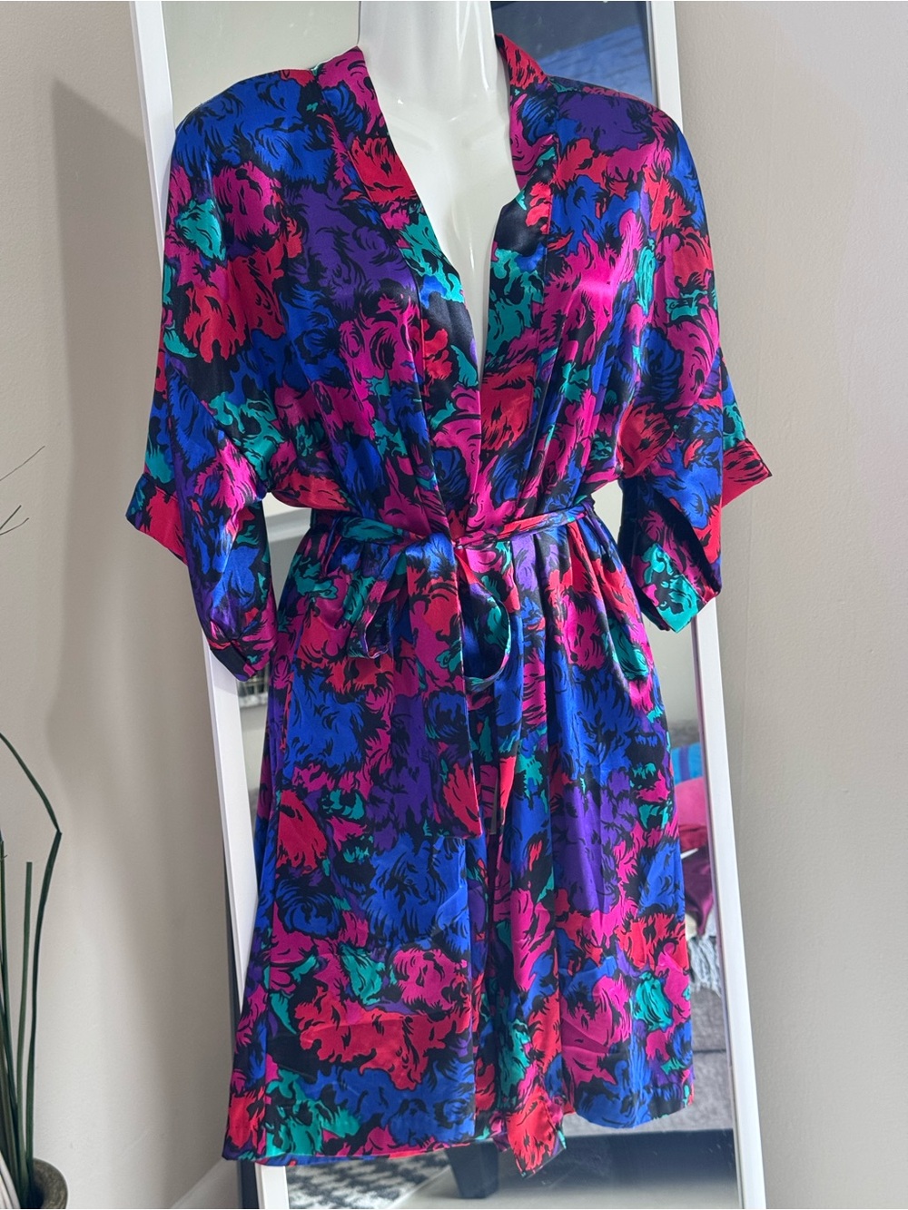 Vintage Inhibitions Satin Floral Robe Housecoat Size Small